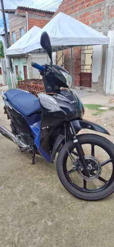 Shineray jet 50s exclusiva na cor preta com azul, motinha muito bem conservada .
