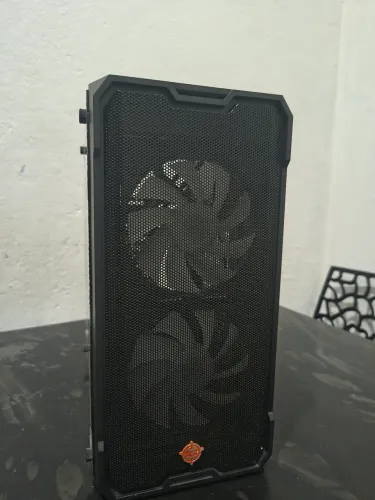 Gabinete gamer novo