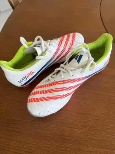 Chuteira masculina 38 branca adidas predator original