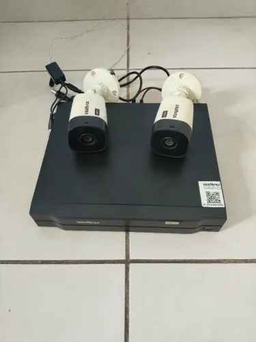 Vendo DVR Intelbras com 2 câmeras 