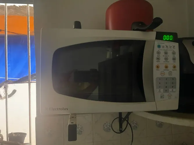 MICRO ONDAS ELETROLUX (PRA SAIR RÁPIDO)