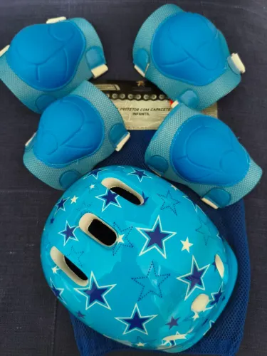 Kit CENTAURO de Capacete, Joelheiras e Cotoveleiras Infantil - NOVO