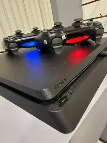 Ps4 Slim - 2 Manetes - 500GB - Mídia Física + Digital