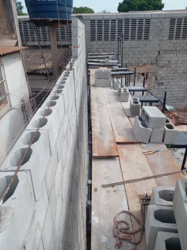 Pedreiro geral faço qualquer serviço resolvo qualquer B.O