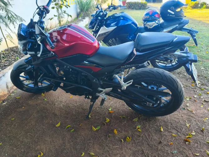 Moto CB500F