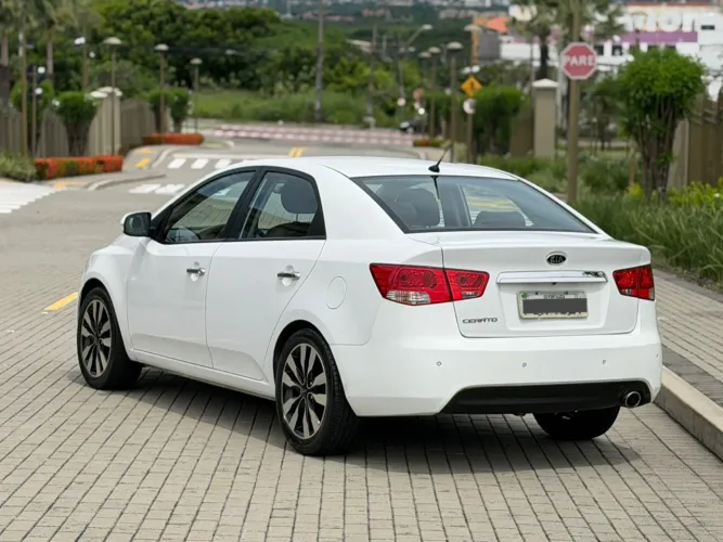 Kia Motors Cerato 1.6 16V Aut. 2013