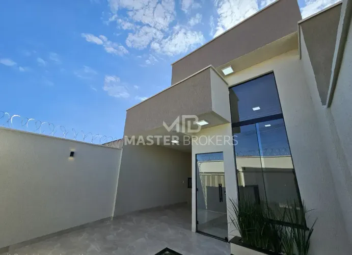 Linda casa em um dos melhores setores da região norte, imóvel atual e elegante, mega suíte