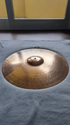 Ride Zildjian ZBT 20 Usado