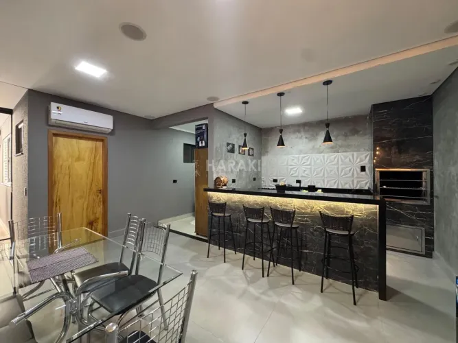 Casa para Venda no Jardim Paulista III, em Maringá / PR.