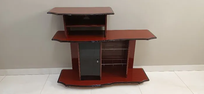 Rack padrão mogno bem conservado