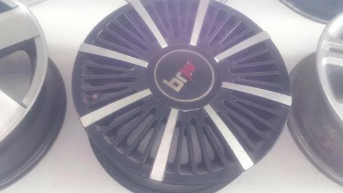 Roda aro 15 scorro Preta black VW gol 4X100 Jogo Peugeot