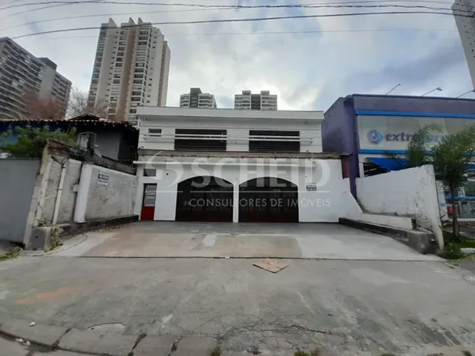 Imóvel comercial com 320m² para locação na Av. Vereador João de Luca