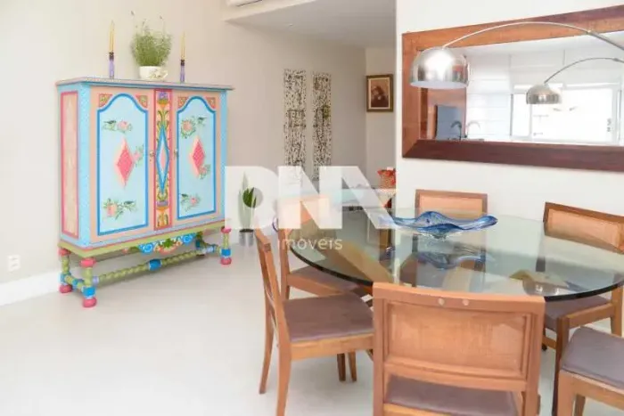 Apartamento - / Residencial / Lagoa