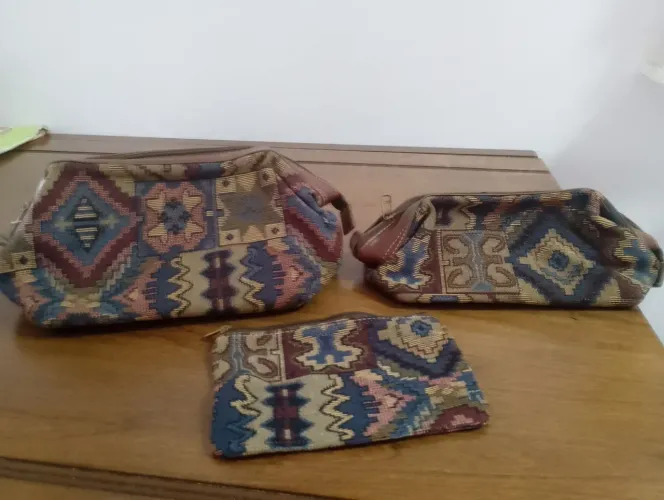 Kit de Necessaires de Viagem - Estampa Tribal. NOVINHAS PRATICAMENTE SEM USO 