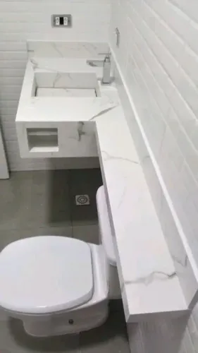 PIAS E BANCADAS DE PORCELANATO