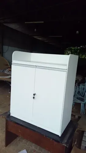 Cômoda, nova, com flaudario, 1.10m X 90 cm X 50cm prof.