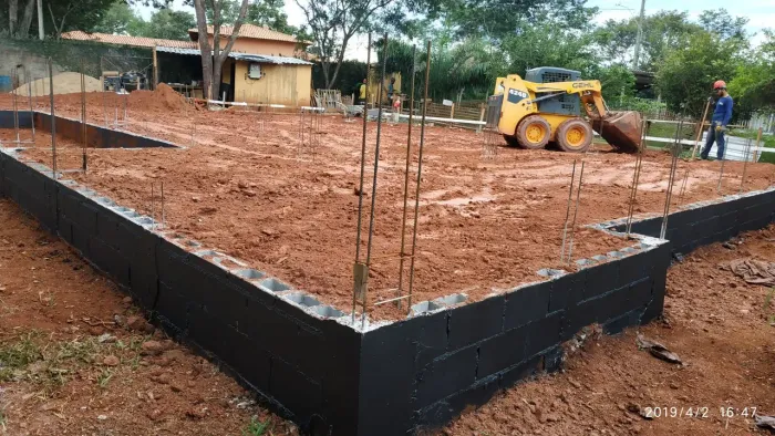 Locação mini carregadeira ( Bob cat ) + caminhão caçamba 