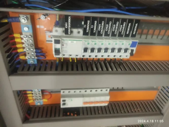Trabalho como eletricista, fazemos pequenos reparos , marido de aluguel 