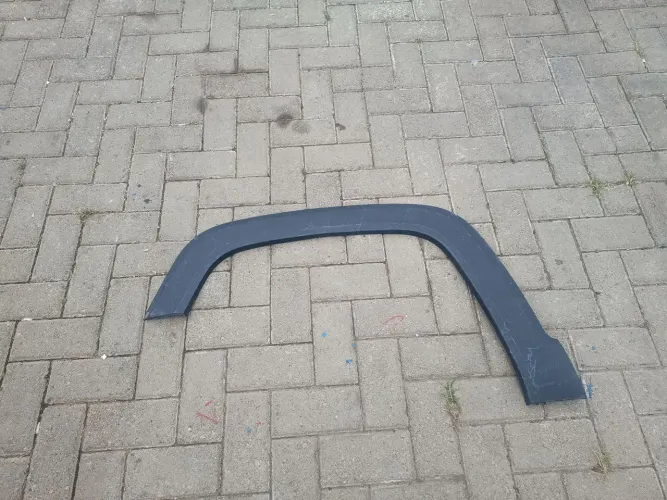 Moldura paralama Renegade dianteiro esquerdo