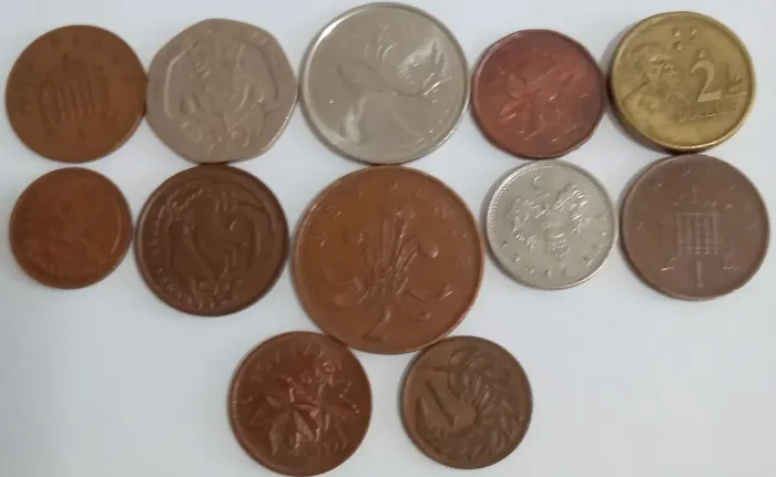 10 moedas internacionais - Rainha Elizabeth II
