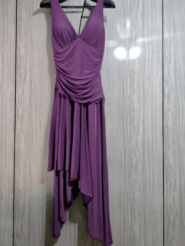 Vestido roxo de festa