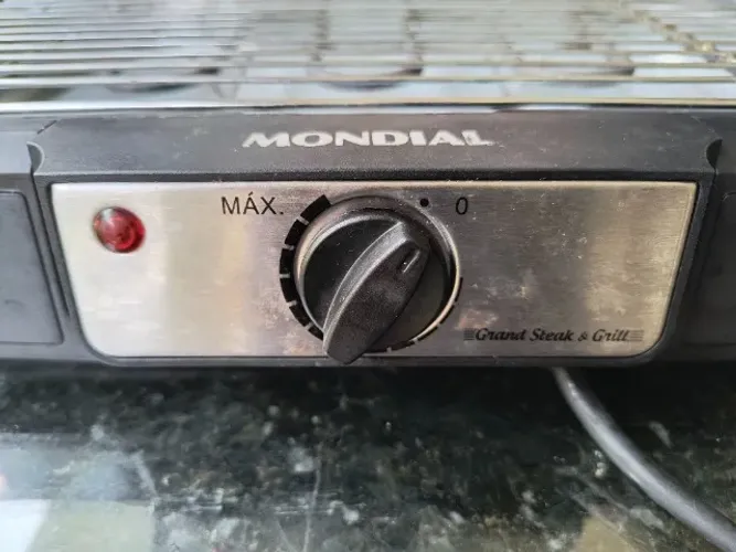Churrasqueira elétrica Mondial com regulagem 110V