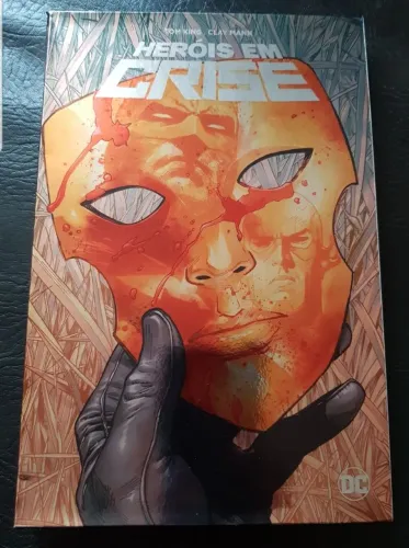 HQ BOX Heróis em Crise - Tom King Clay Mann