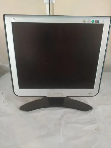 Monitor Philips 170C6 bivolt usado funciona + AOC c/ defeito pra conserto ou peças