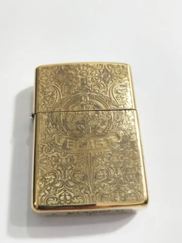 Isqueiro zippo code gigas novo com caixa de acrílico