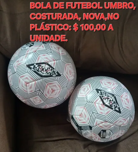 Bola de Futebol Umbro Costurada Nova no Plástico