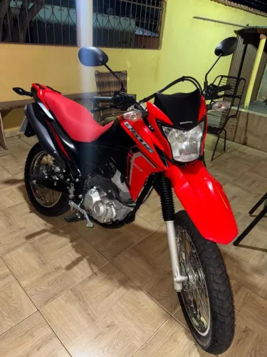 Vendo Honda Bros 160c Ano 2023/24 semi nova,