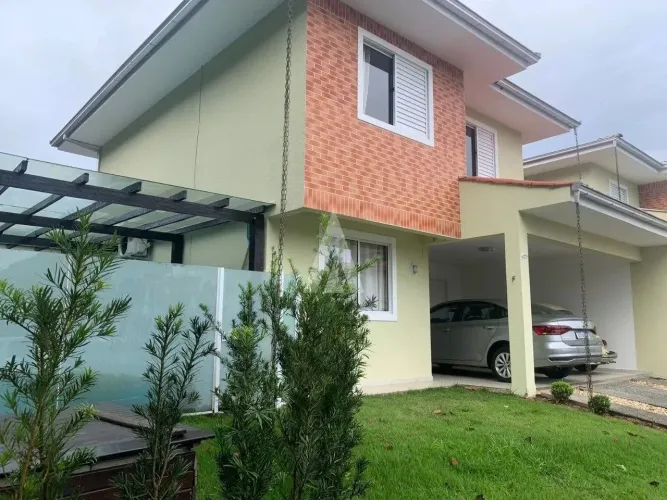 Casa em Condomínio com 1 suíte(s) mais 2 quarto(s) à venda no bairro Bom Retiro em Joinvil