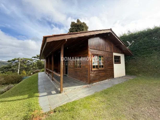 Casa Mista Pré-fabricada com Vista Incrível - Região de Descansópolis - Campos do Jordão
