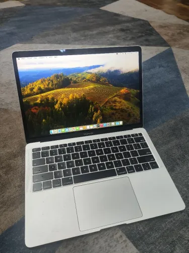 MacBook Air 2018 i5 8 gigas SSD 128 impecável 