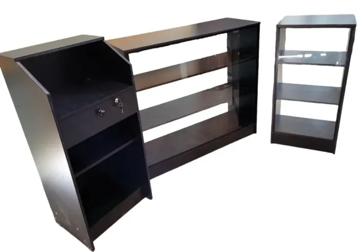 Balcão para loja com 3 módulos preto