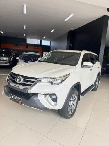 Toyota Hilux SW4 SRX 4X4 2.8 TDI 16V Dies. Aut. 2019