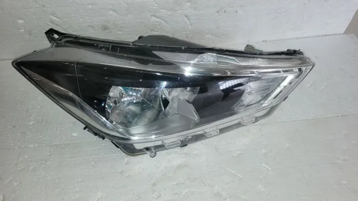 Farol direito nissan kicks led