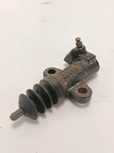 Cilindro Auxiliar de Embreagem Nissan Frontier 2.5 | 2008 à 2016 - Usado/Original