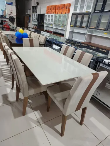 Mesa de vidro com 6 cadeiras lindas