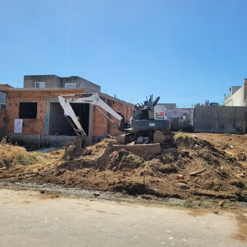 Locação de máquina para terraplanagem e caminhões