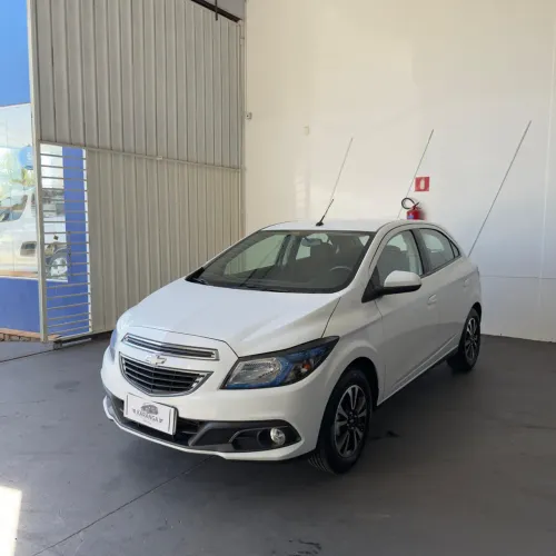 Chevrolet Onix Hatch LTZ 1.4 8V Flex Power Aut. 4P 2015
