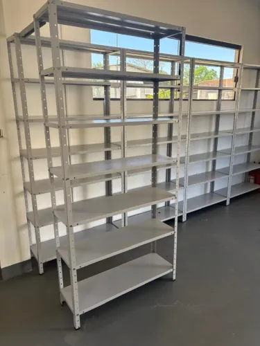 Estante de aço com 7 prateleiras