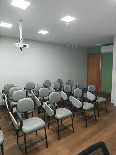 CADEIRAS UNIVERSITÁRIAS ESCAMOTEÁVEL EXCELENTES