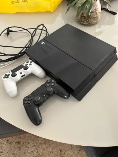 Playstation 4 com 2 Controles - 25 Jogos - Parcelo 12x - Aceito troca