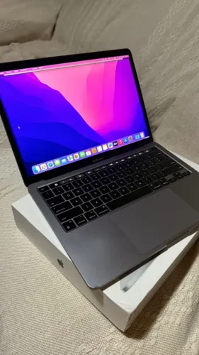 MacBook PRO 13' M2 8GB 256SSD Bat. 92% ótimo estado na caixa com carregador original.