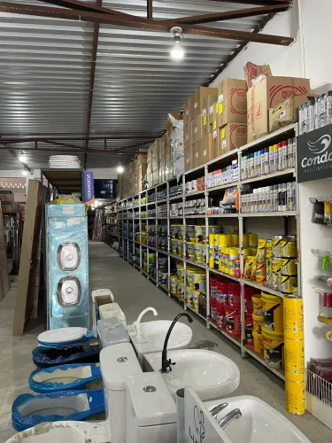 Prateleiras para estoque. 