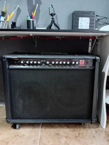 Amplificador valvulado 80/120w Crate GXT 100