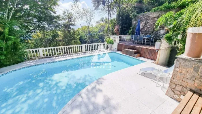 Casa Triplex com Piscina e Vista para o Cristo Gávea, 6 Suítes, 3 Vagas!