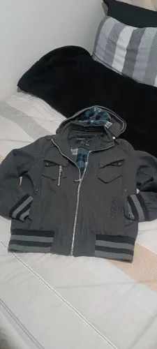 Jaqueta grossa Vogue original tamanho M pelúciada