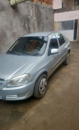 Imagem de Corsa Hatch 2008   passo com o paredão. 